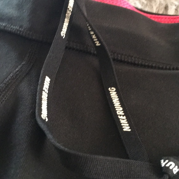 NIKE EUC Active/running  crop pant size S - Picture 3 of 5